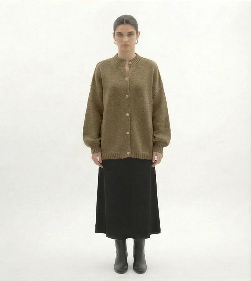 Lina gebreide cardigan sweater met gouden knopen
