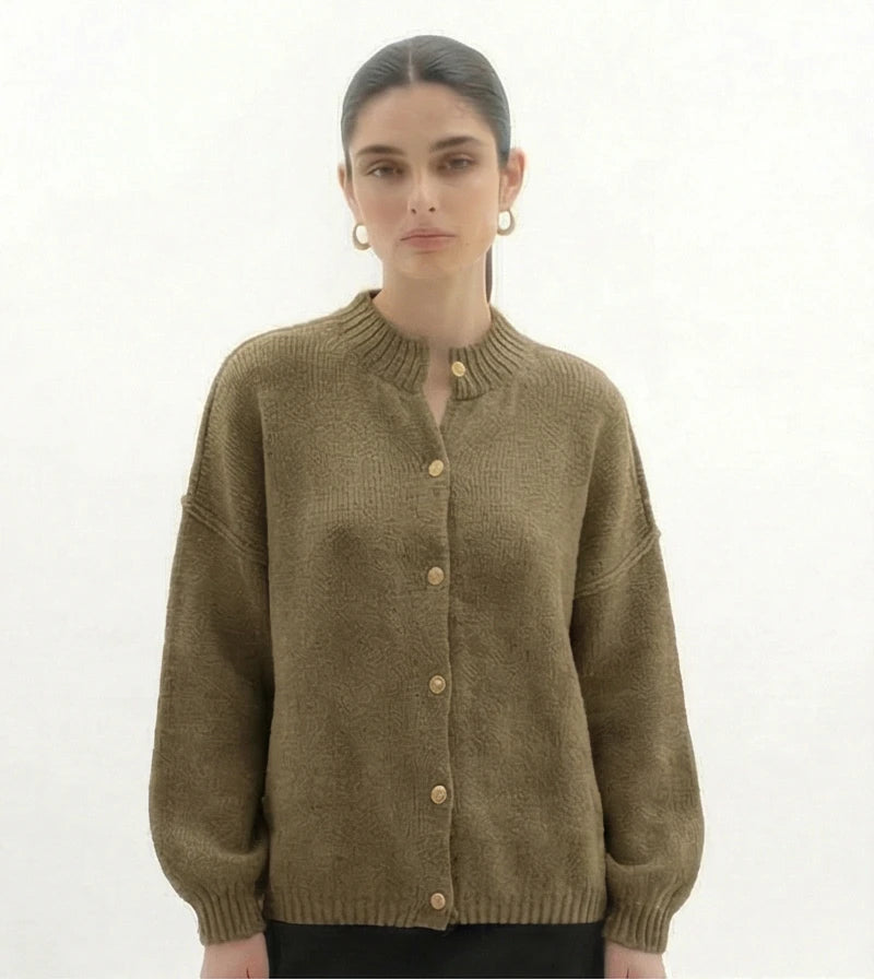 Lina gebreide cardigan sweater met gouden knopen