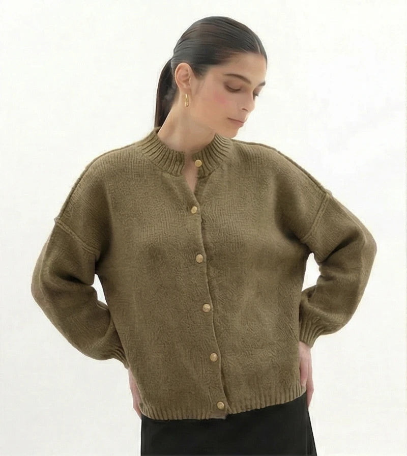 Lina gebreide cardigan sweater met gouden knopen