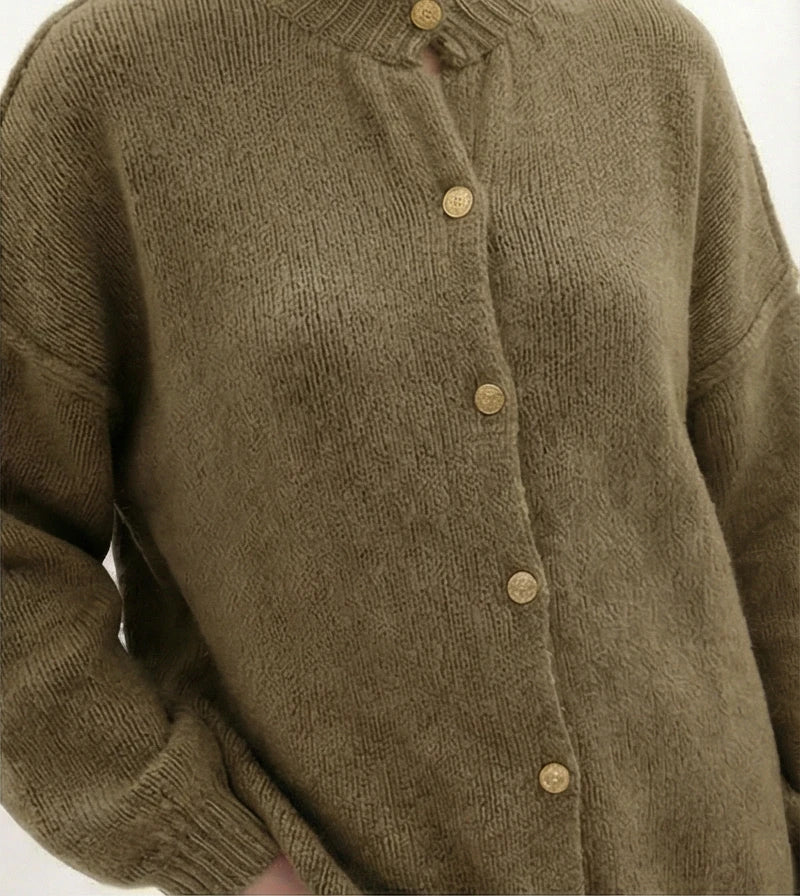 Lina gebreide cardigan sweater met gouden knopen