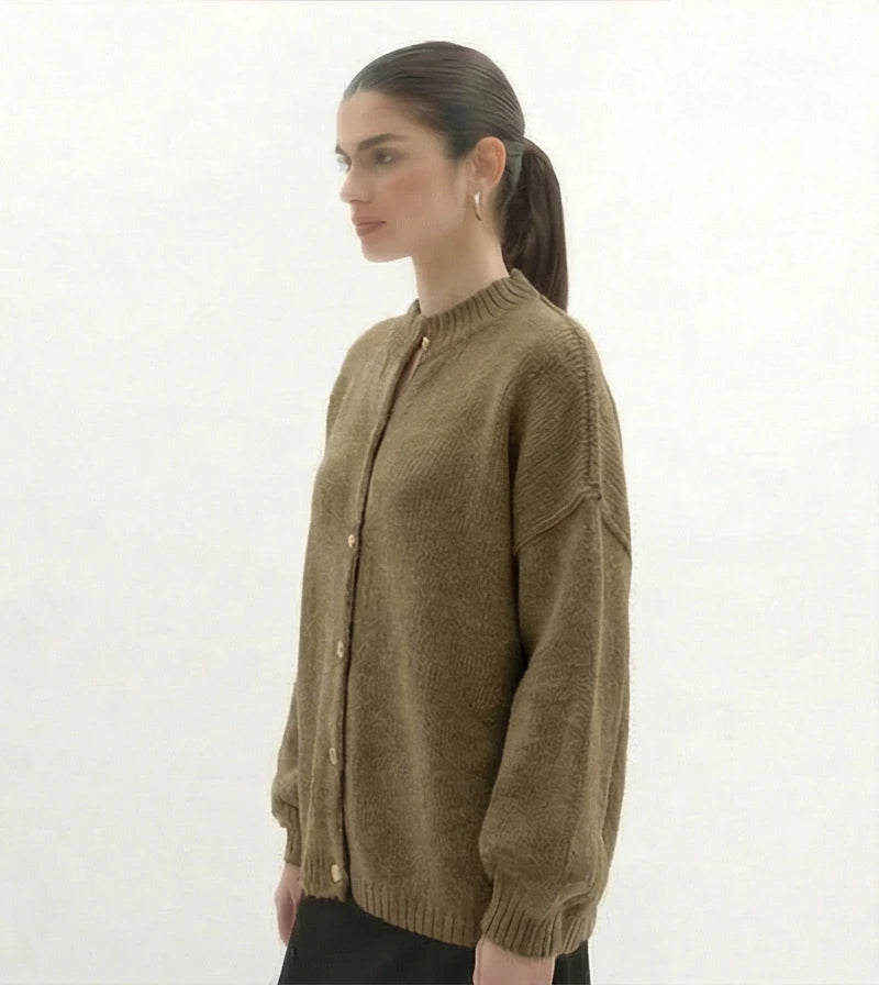 Lina gebreide cardigan sweater met gouden knopen