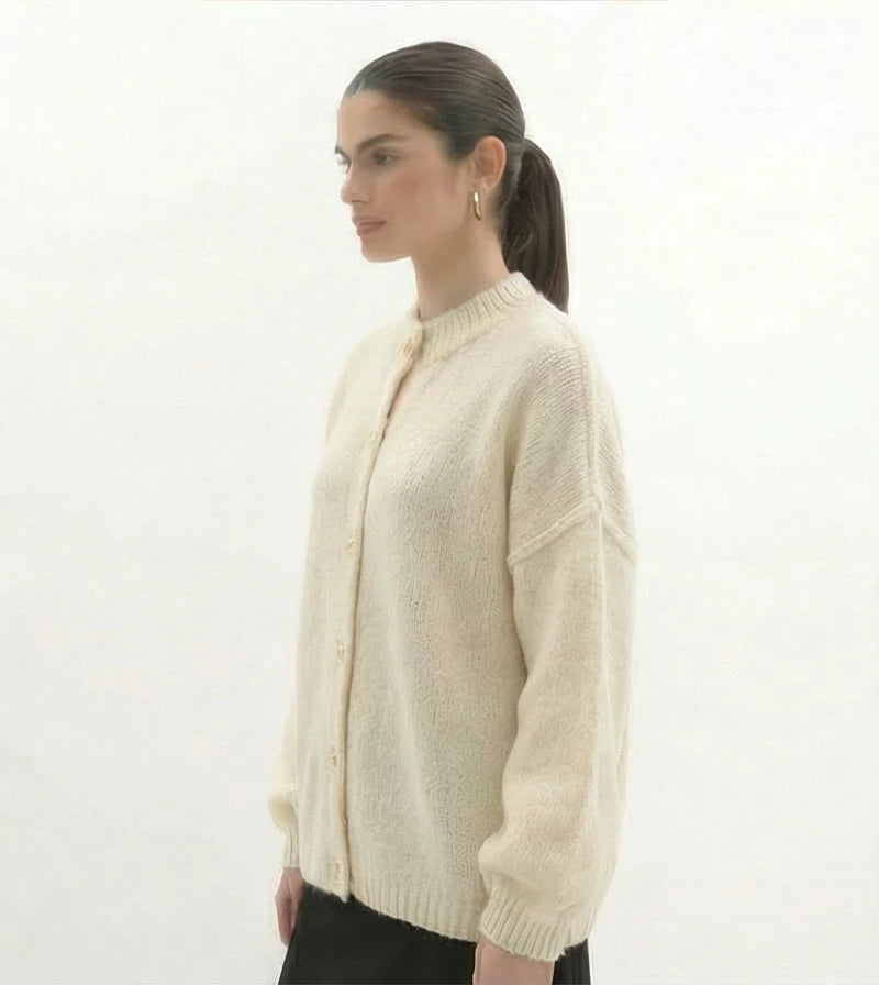 Lina gebreide cardigan sweater met gouden knopen